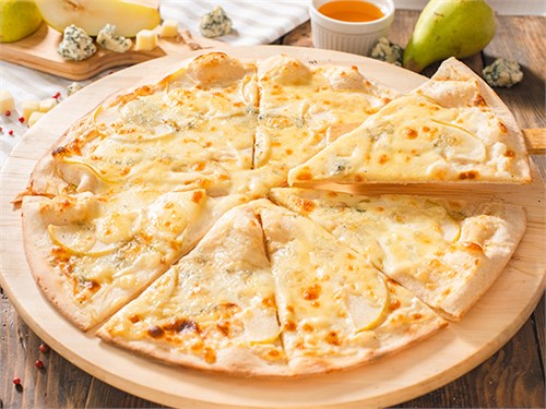 Пицца с грушей и сыром дор-блю 1032829