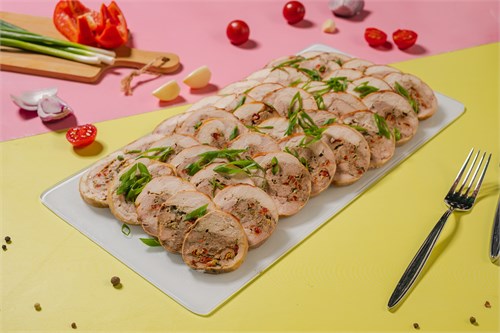 Рулет из курицы и свинины с паприкой Доставка 1032924
