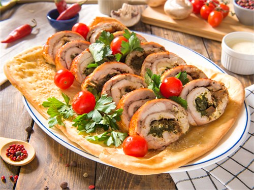 Рулет из курицы с белыми грибами  Доставка  1089689