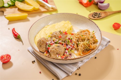 Митболы с вялеными томатами и канкасе из овощей Доставка  1099058