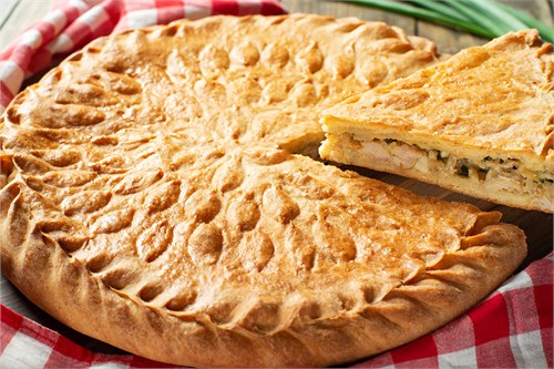 Семейный пирог с курицей и шампиньонами 1032763