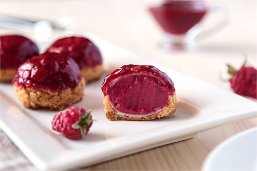 Пирожные шу с малиной 8 шт 1016630