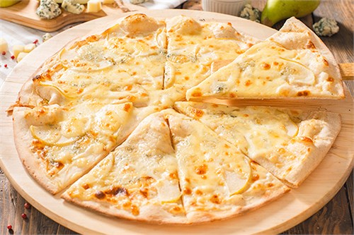 Пицца с грушей и сыром дор-блю 1032829