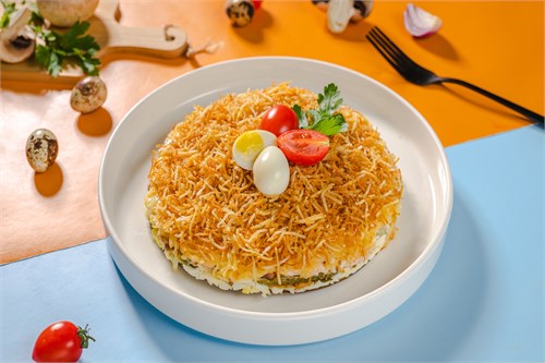 Салат с копчёной курицей и картофелем пай 1079880