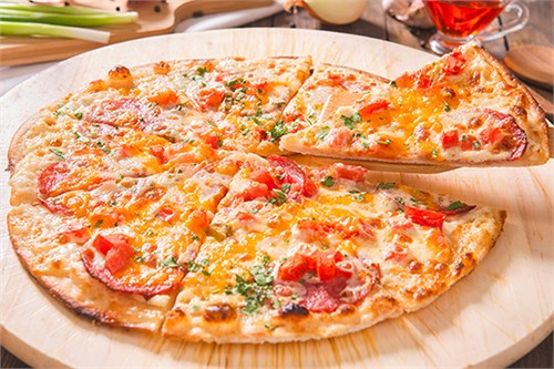 Пицца с копчёной колбаской 1088550