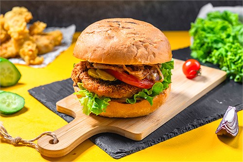 Бургер с хрустящей курицей и соусом барбекю Доставка  1093724