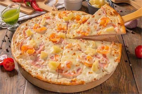 Пицца сливочная с креветками и ветчиной 1098104