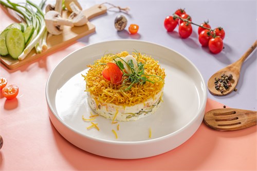 Салат с копчёной курицей и картофелем пай мини 1099473