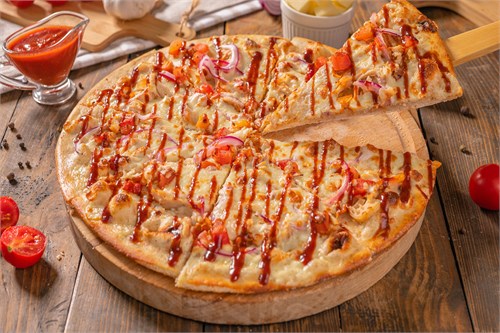 Пицца с курицей и томатами 1098015