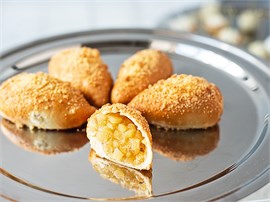 {{photo.Alt || photo.Description || 'Пирожок с яблоком Доставка'}}