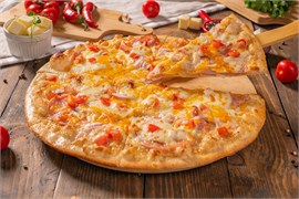 {{photo.Alt || photo.Description || 'Пицца с беконом и соусом ранч Доставка'}}