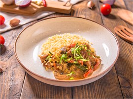 {{photo.Alt || photo.Description || 'Индейка с овощами и гарниром из булгура Доставка (бизнес-ланч)'}}