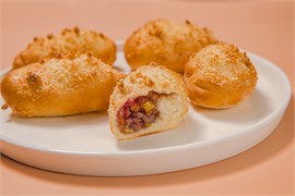 {{photo.Alt || photo.Description || 'Коробочка пирожков с грушей и клюквой Доставка '}}