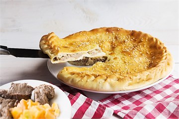 {{photo.Alt || photo.Description || 'Пирог с бараниной и тыквой'}}