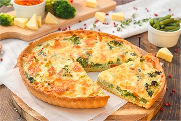 {{photo.Alt || photo.Description || 'Вегетарианский киш'}}