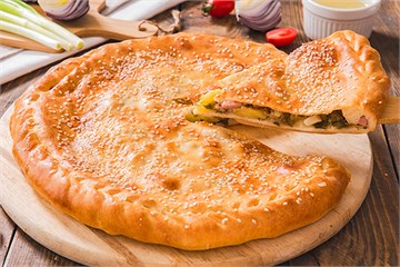 {{photo.Alt || photo.Description || 'Пирог с картофелем и шкварками '}}