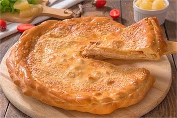 {{photo.Alt || photo.Description || 'Пирог с курицей и ананасом'}}