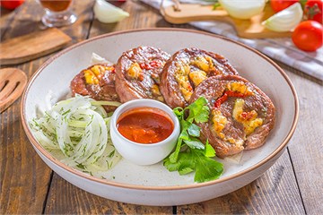 {{photo.Alt || photo.Description || 'Рулет из свинины с адыгейским сыром'}}