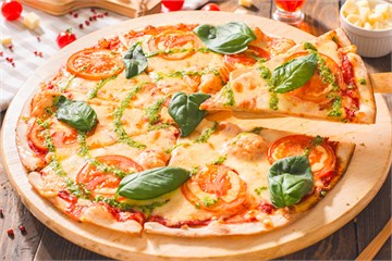 {{photo.Alt || photo.Description || 'Пицца маргарита'}}