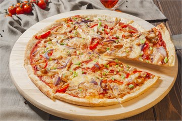 {{photo.Alt || photo.Description || 'Пицца с копченой курицей'}}