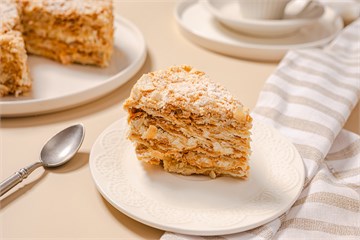 {{photo.Alt || photo.Description || 'Торт наполеон 125 г'}}