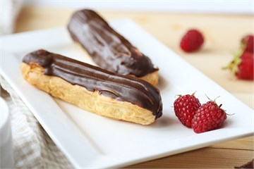 {{photo.Alt || photo.Description || 'Эклеры с заварным кремом 5 шт'}}