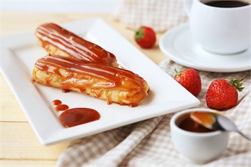 {{photo.Alt || photo.Description || 'Эклеры с карамелью 5 шт'}}