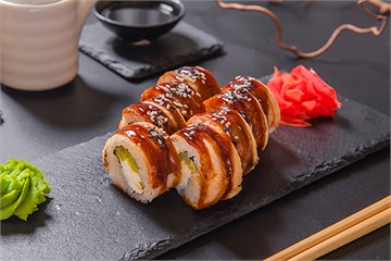 {{photo.Alt || photo.Description || 'Дракон с такуаном '}}