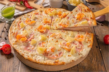 {{photo.Alt || photo.Description || 'Пицца сливочная с креветками и ветчиной'}}