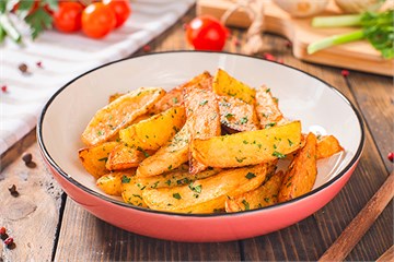 {{photo.Alt || photo.Description || 'Картофельные дольки с чесноком'}}