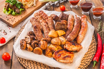 {{photo.Alt || photo.Description || 'Ассорти из шашлыков и купатов малое'}}