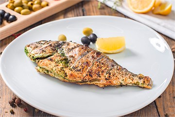 {{photo.Alt || photo.Description || 'Дорадо с лимоном'}}