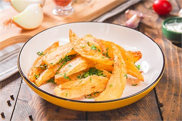 {{photo.Alt || photo.Description || 'Картофельные дольки'}}