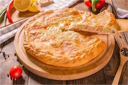 {{photo.Alt || photo.Description || 'Пирог с дальневосточным лососем и картофелем'}}