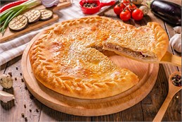{{photo.Alt || photo.Description || 'Пирог с курицей и баклажанами '}}