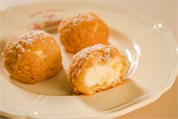 {{photo.Alt || photo.Description || 'Пирожные шу с кокосовым кремом 8 шт'}}