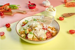 {{photo.Alt || photo.Description || 'Цезарь с курицей'}}