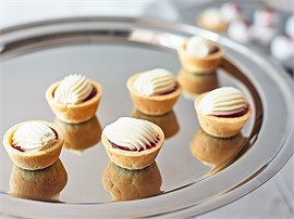 {{photo.Alt || photo.Description || 'Тарталетка с малиновым кремом Доставка'}}